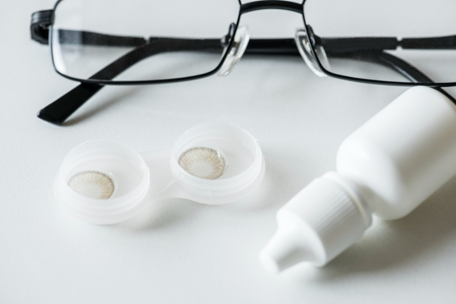 Lentes de contacto y gafas de sol